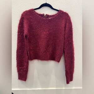 Glamorous fuzzy crop top sweater in burgundy